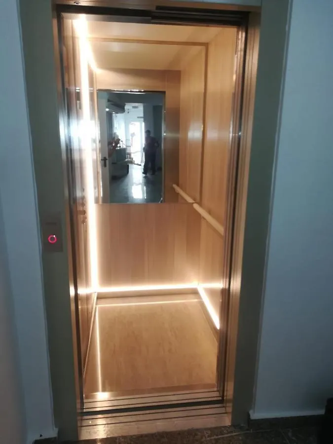Hostal Nerjasol 2*, Nerja Spain